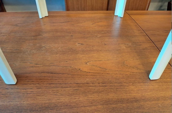 Image 1 of Couchtisch aus der Mitte des 20. Jahrhunderts, weiß lackiertes Holz mit Glasplatte, Italien, 1960er Jahre