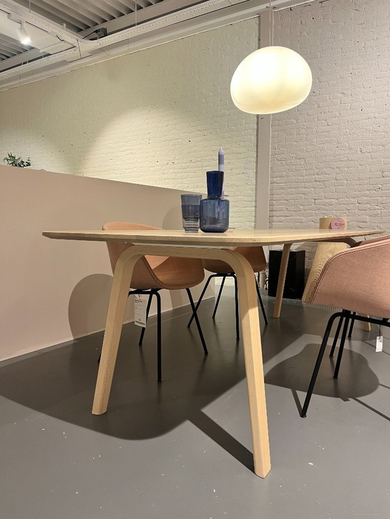 Image 1 of Mesa de comedor Arco Essential