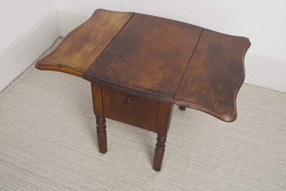 Antique French Pembroke Drop Leaf Table, Walnut Veneer Extendable End Table With Drawers, French Provincial (photo 13 of 41)
