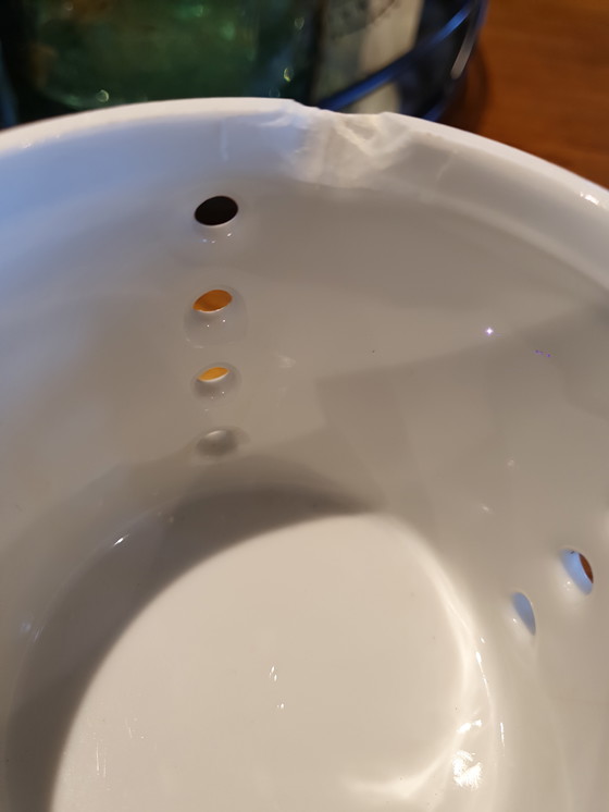 Image 1 of Olla para hacer queso; loza fina antigua