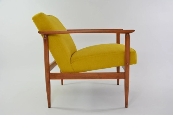 Image 1 of Gele M fauteuil
