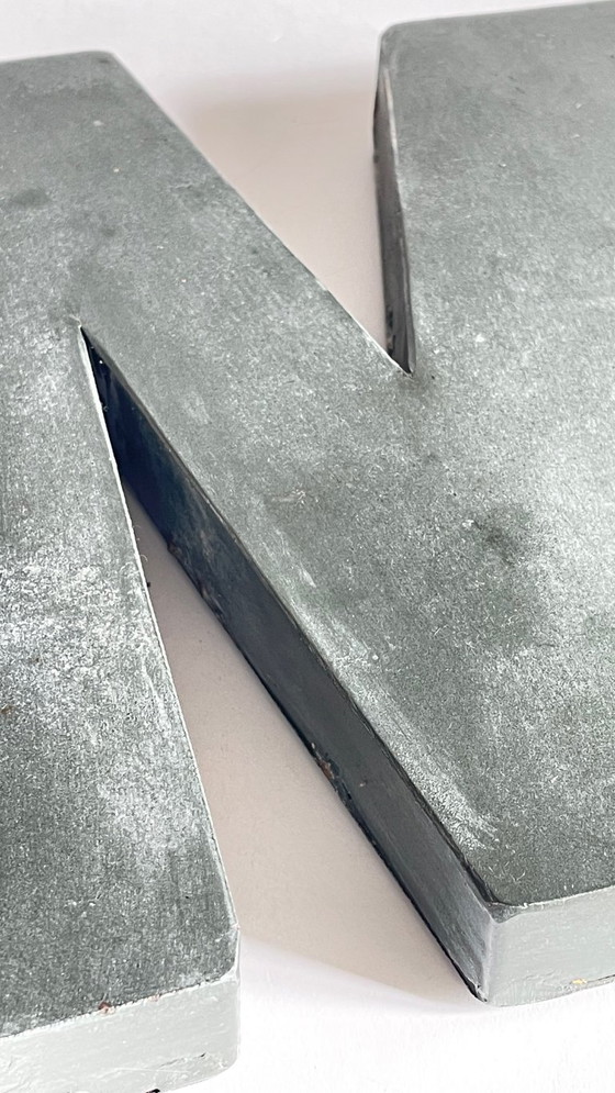 Image 1 of Lettre M Métal  Vintage