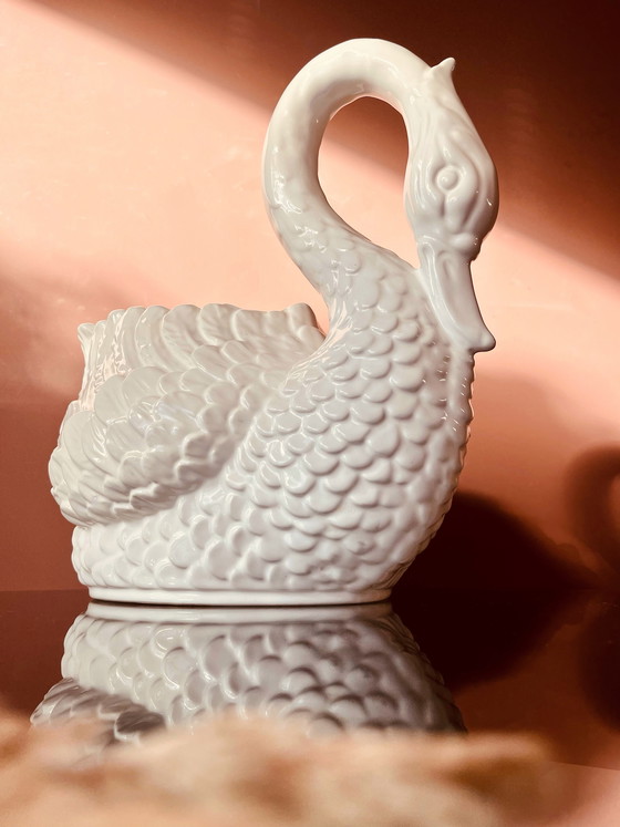 Image 1 of Vaso da fiori a forma di cigno, taglia XL, realizzato a mano in Italia.