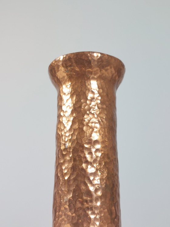 Image 1 of Vase anthroposophique en cuivre martelé à la main