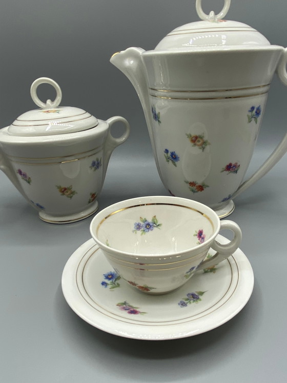 Cafetière, sucrier et tasse en porcelaine de Limoges - Petits motifs floraux et dorures – Objets déco (photo 2 of 8)