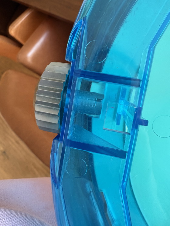 Image 1 of Horloge murale vintage Maxi Swatch – « Ouragan rose » (1989)