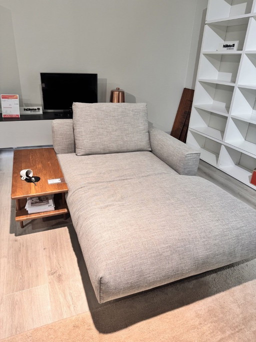 Sillón Rolf Benz con mesa de madera