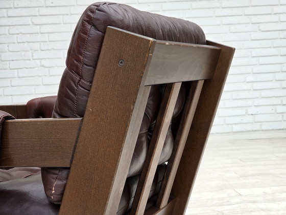 Image 1 of 1970, Scandinavische fauteuil, bruin meubelleer, donker beukenhout.