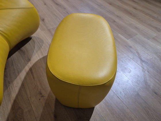 Image 1 of Leolux Darius Fauteuil + Hocker - Geel - Leder - Nieuwstaat