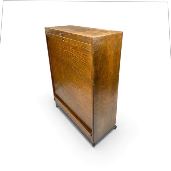 Image 1 of Archiefkast met rolluiken, circa jaren 1930