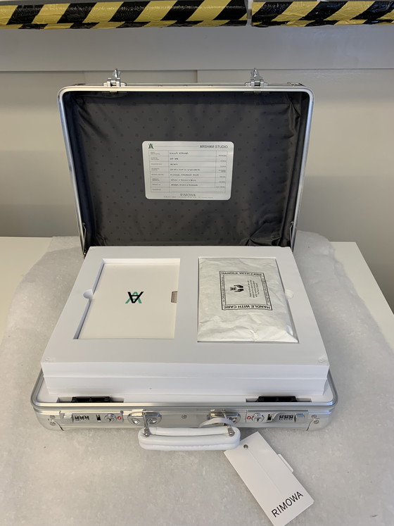 Image 1 of Rimowa x Daniel Arsham Eroded Attache Edizione Limitata