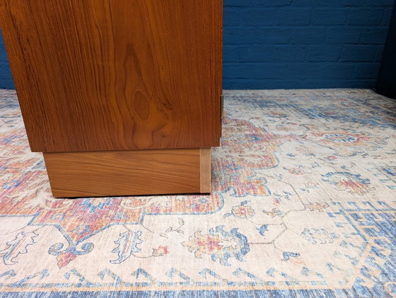 Image 1 of Vintage display cabinet from the 1960s, Danish design, Hundevad