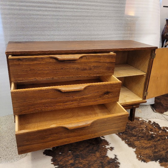 Image 1 of Ladekast van teakhout, naar een ontwerp van Hans Olsen, Scandinavisch modern, jaren 60 – Denemarken