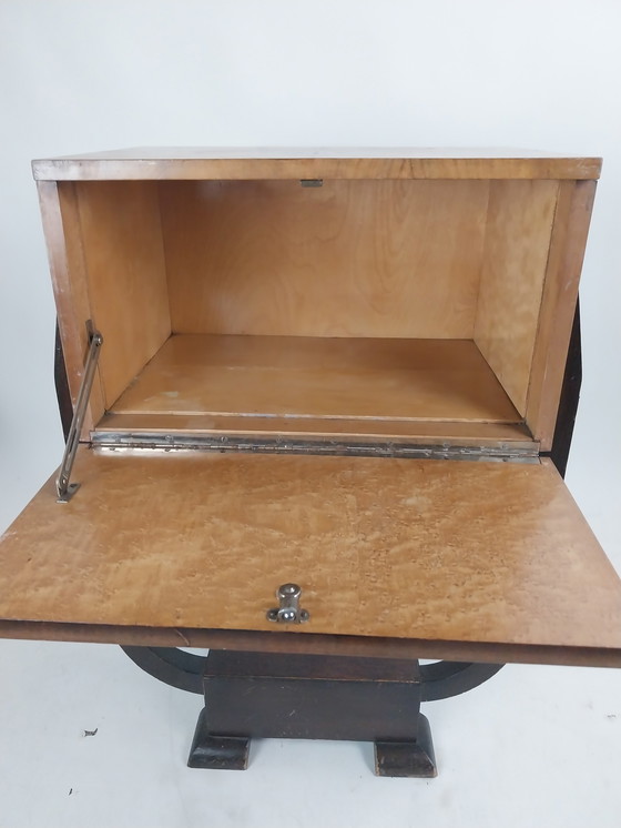Image 1 of 1 mueble bar art déco de los años 30, chapa de nogal, 84 cm de alto.