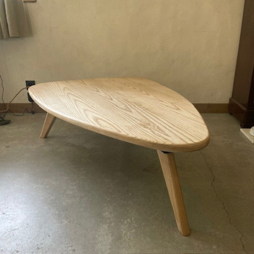 Mesa de centro triangular