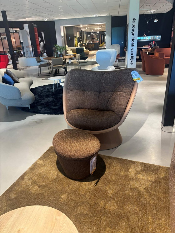 Image 1 of Fauteuil pivotant Montis Fabian avec repose-pieds