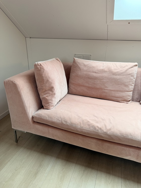 Image 1 of Canapé Charles de B&B Italia | Velours rose poudré d'origine | Magnifique canapé design italien.