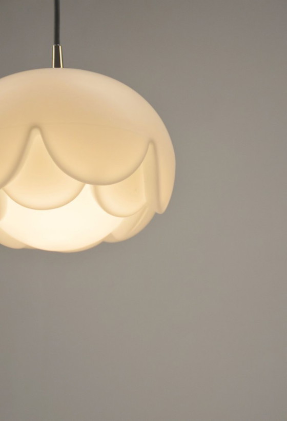 Image 1 of Suspension artichaut en verre opale de Peill & Putzler, 1974