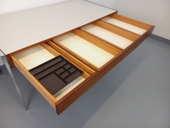Image 1 of Vintage modernistisch bureau van palissander, melamine en metaal uit de jaren 60 en 70