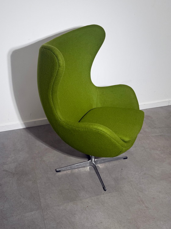 Egg Chair Replica – Newly Upholstered | Swivel Lounge Chair – Adjustable recliner chair (photo 6 of 9)