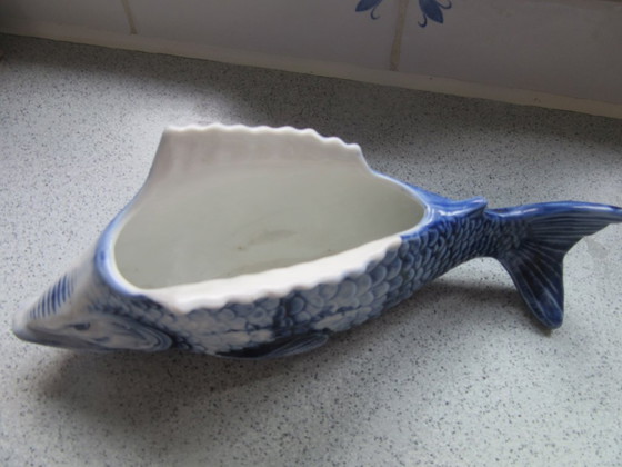 Image 1 of Oud Delfts keramisch beeldje van een blauw-witte vis, decoratief object, vintage