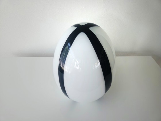 Image 1 of Impressionnant lampadaire en verre XL Eglo Leuchten, lignes noires sur fond blanc, lampe vintage en verre à effet de tourbillon