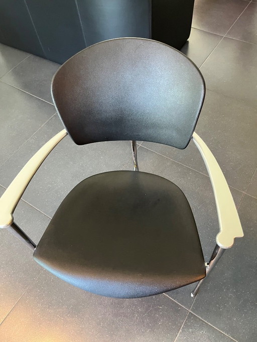 6 dining room chairs designed by Andreu World