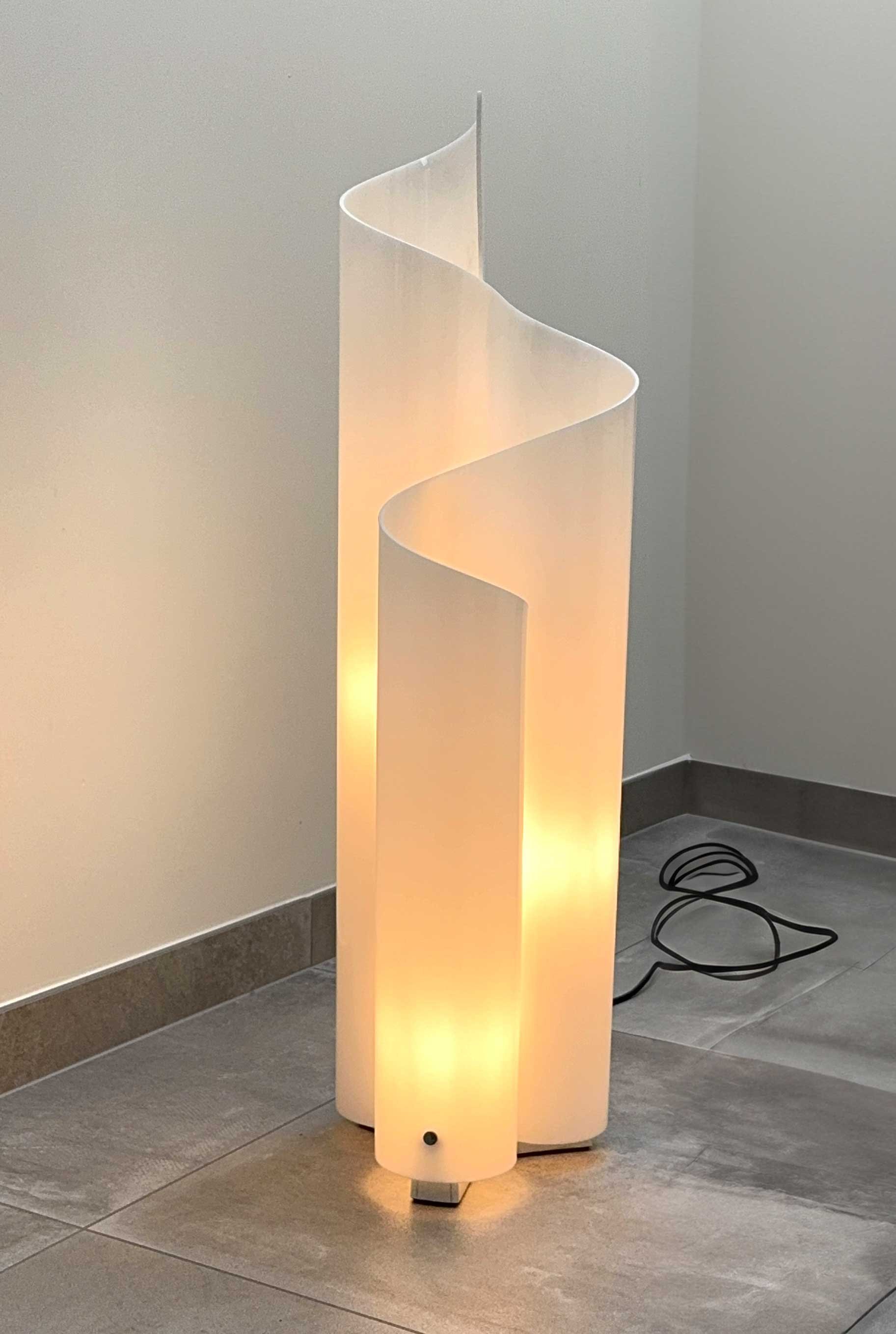 Artemide. Over 100+ unique items up to 80% cheaper! | Whoppah Artemide. Over 100+ unique items up to 80% cheaper! | Whoppah