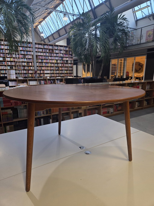 4 sillas de comedor Hans Wegner 'HEART' -4103- más mesa de origen