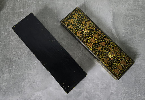Old Chinese lacquer box. Hand-painted.