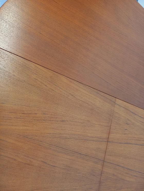 Image 1 of Vintage Scandinavian style round teak dining table from the 1950s/60s with extension