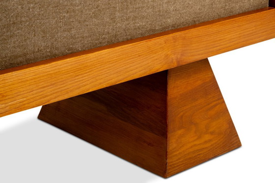 Image 1 of Panca in frassino e velluto mohair verde. Contemporanea