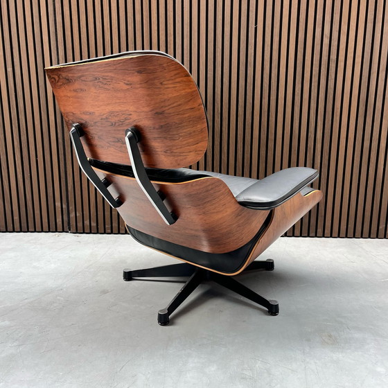 Image 1 of Vitra Eames Lounge Chair Vintage