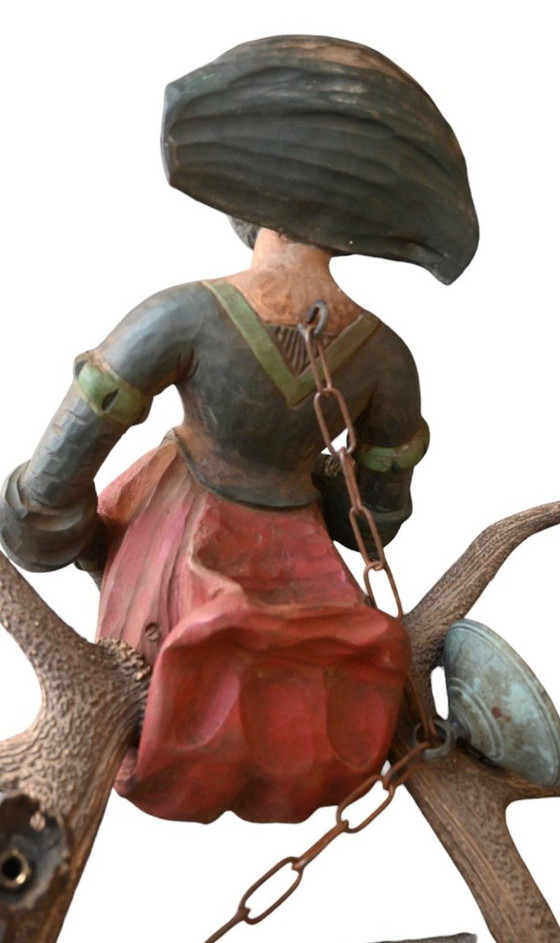 Image 1 of Candelabros de madera que representan a una dama noble medieval