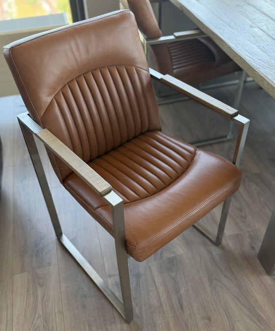 Tavolo da pranzo Rofra Avignon + 4 sedie in pelle Rio Grande | Rovere riciclato e acciaio inox spazzolato (photo 4 of 10)