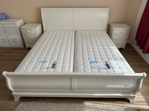 Cama clásica tamaño king de Lara Ashley