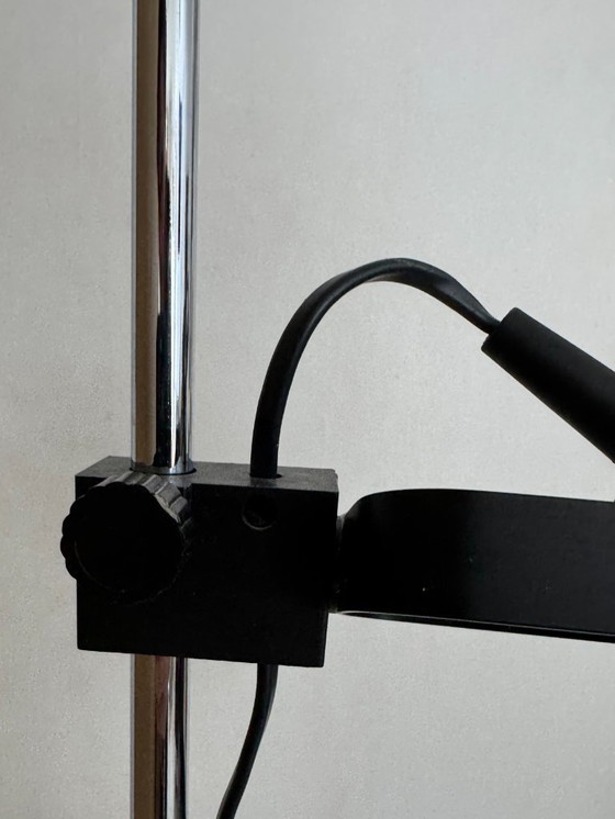 Image 1 of Lampadaire vintage orientable, métal laqué blanc mat et chrome, France, 1970