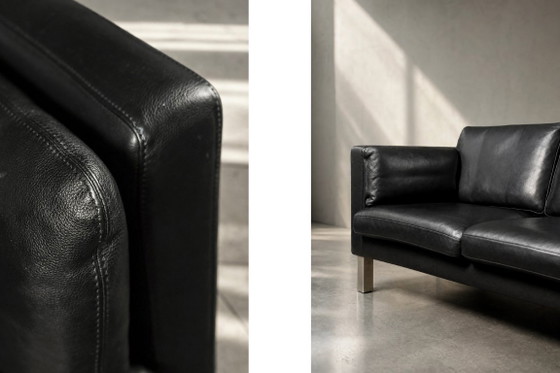 Vintage Deense tweezitsbank van zwart leer uit het midden van de 20e eeuw, Deens modern design, jaren 70 (photo 17 of 24)