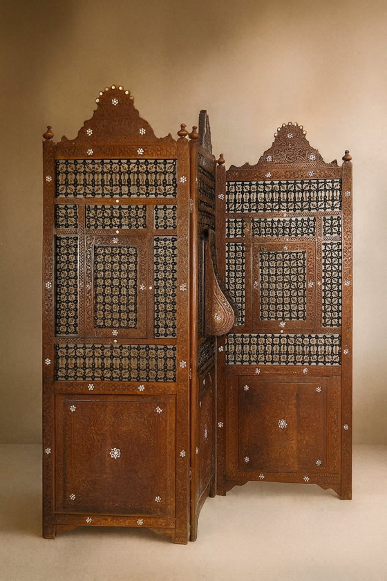 Image 1 of Paravento siriano dei primi del XX secolo intarsiato con madreperla