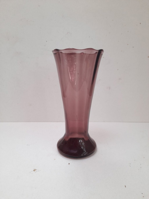 Vaso Art Déco in vetro melanzana Doyen
