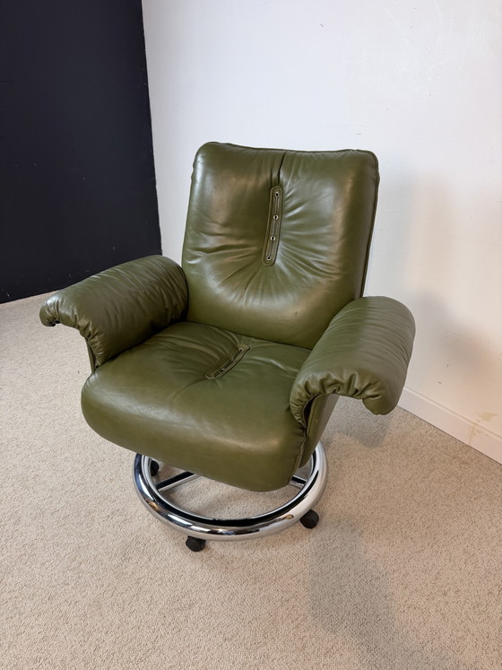 Image 1 of Poltrona lounge vintage in pelle verde – stile Tucroma