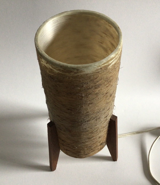 Image 1 of Lampada da tavolo a treppiede in fibra di vetro vintage