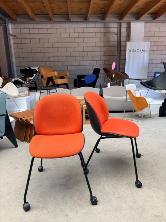 Image 1 of Chaise Gubi Beetle à roulettes (stock : 5)