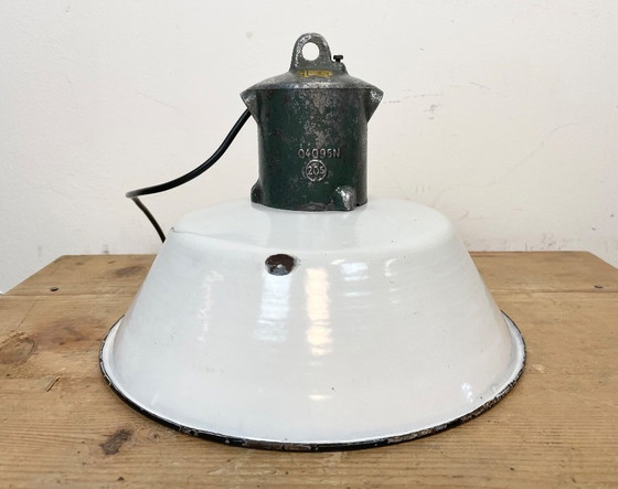 Image 1 of Industrial White Enamel Industrial Lamp with Cast Aluminium Top from EOW, 1950s