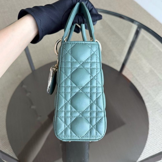 Image 1 of DIOR LADY SMALL FLAP - CANNAGE LAMSLEER GROEN MET GOUDEN BESLAG EN BEDELTJES