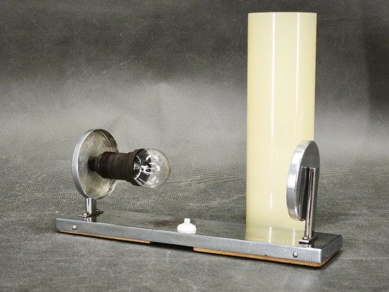 Image 1 of Bauhaus-Wandleuchte aus den 1930er Jahren mit Chrom und cremefarbenem Opalglas, Tschechoslowakei