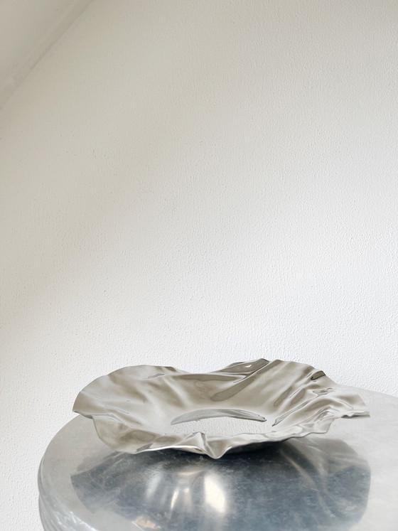 Image 1 of Plateau extra large iconique « Joy n.1 » d'Alessi | 42 cm, acier inoxydable | Icône du design italien