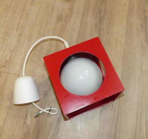 Lampada a sospensione anni '70 cubo di legno blu palla di vetro opalino "Richard Essig" vintage retro