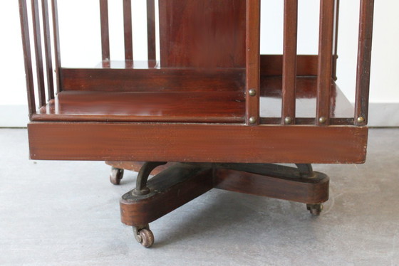 Image 1 of Pagina 1 di 7 Libreria girevole in mogano, stile Regency, inizio XX secolo.