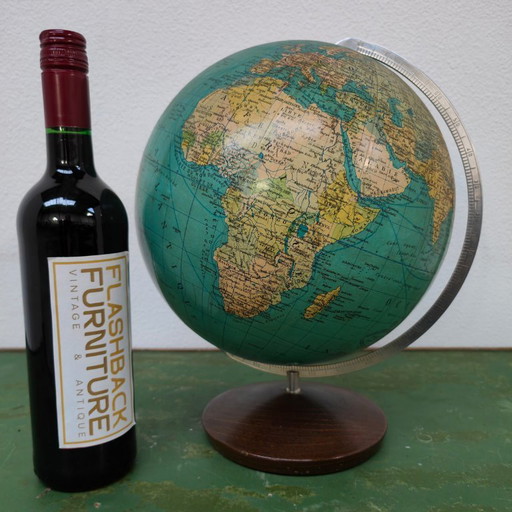 Mappamondo antico d'epoca su supporto in legno